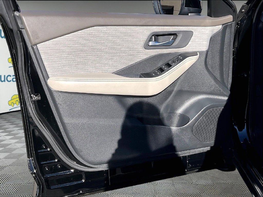 Certified 2023 Nissan Rogue SV AWD/4WD image 9