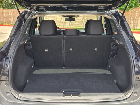 Used 2025 Nissan Kicks SV FWD image 21