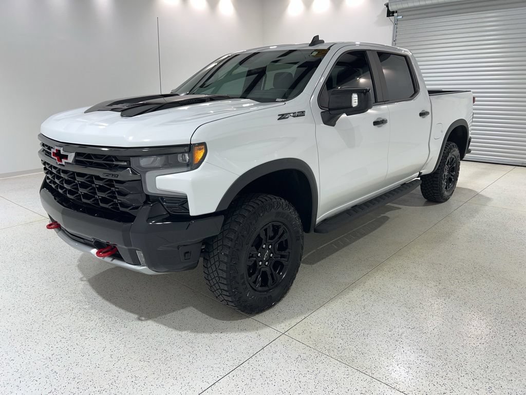Used 2024 Chevrolet Silverado 1500 ZR2 w/ Technology Package AWD/4WD image 1