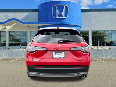 Used 2025 Honda HR-V Sport image 3