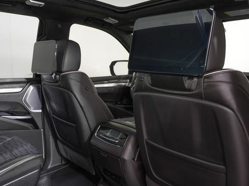 Used 2026 Cadillac Escalade V AWD/4WD image 11