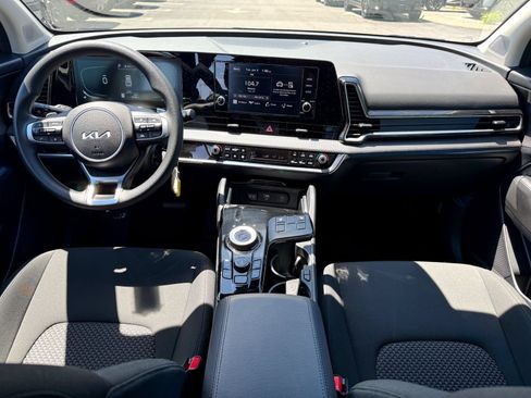 Certified 2025 Kia Sportage LX AWD/4WD image 32