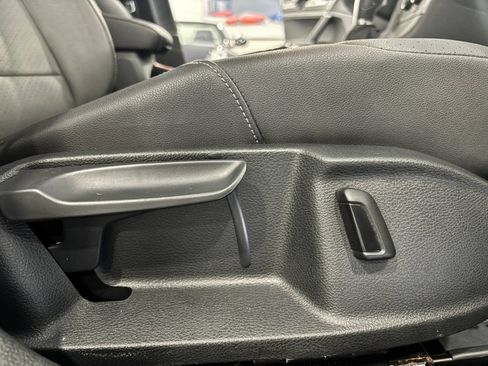Used 2015 Volkswagen Golf S FWD image 19