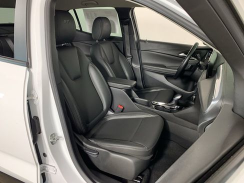 Used 2024 Buick Encore GX Sport Touring AWD/4WD image 34