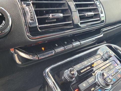 Certified 2019 Lincoln Navigator Reserve AWD/4WD image 20