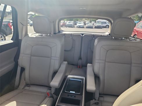 Used 2023 Lincoln Aviator Reserve w/ Equipment Group 201A image 15