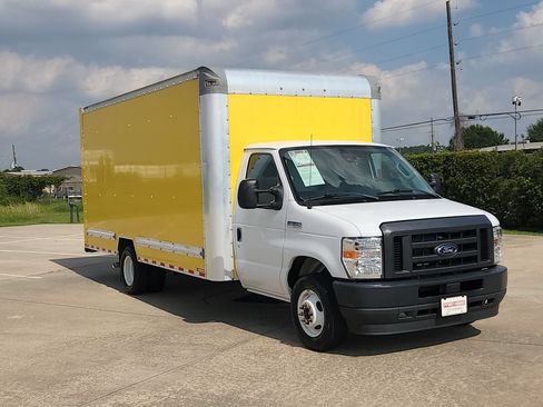 Used 2023 Ford E-350 and Econoline 350 Super Duty w/ Driver's Safety Package RWD image 3