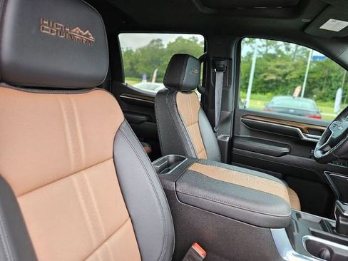 Used 2024 Chevrolet Silverado 1500 High Country w/ Technology Package image 14