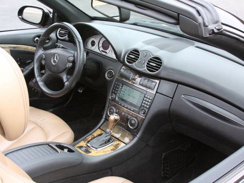 Used 2008 Mercedes-Benz CLK 550 Cabriolet image 14