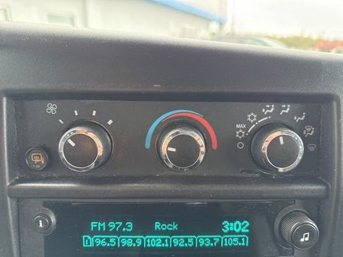 Certified 2023 GMC Savana 2500 Work Van 3D Cargo Van w/ Driver Convenience Package image 15