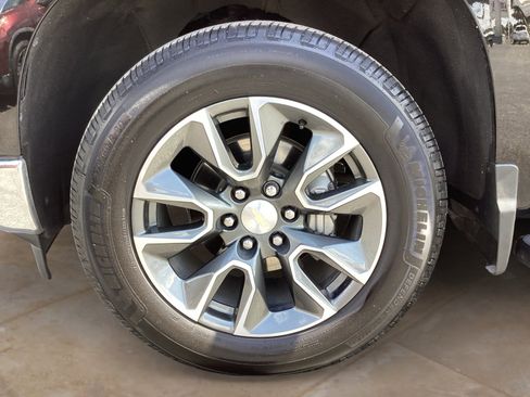 Used 2023 Chevrolet Silverado 1500 LT image 34