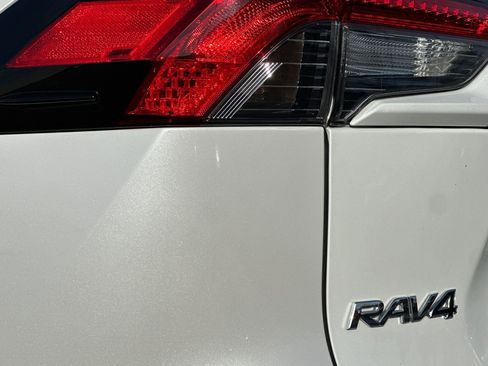 Used 2023 Toyota RAV4 XLE Premium image 30