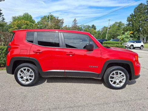 Used 2023 Jeep Renegade Latitude image 7
