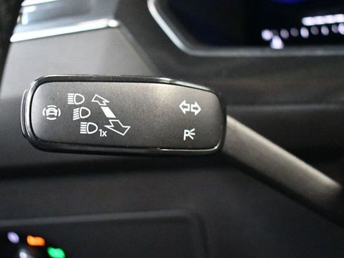 Used 2022 Volkswagen Tiguan SE R-Line image 65