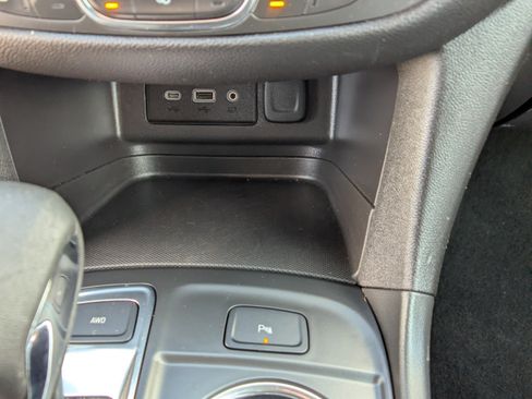 Used 2024 Chevrolet Equinox LT AWD/4WD image 23