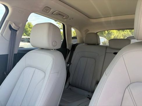 Used 2022 Audi Q5 2.0T Premium Plus AWD/4WD image 16