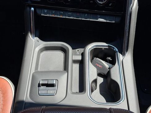 Used 2025 GMC Sierra 2500 Denali Ultimate AWD/4WD image 27