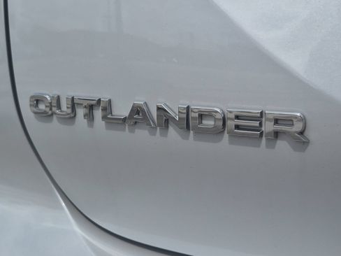 Used 2023 Mitsubishi Outlander SE Black Edition AWD/4WD image 30