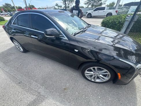 Used 2021 Cadillac CT4 Luxury RWD image 2
