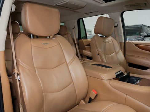 Used 2016 Cadillac Escalade Platinum AWD/4WD image 37