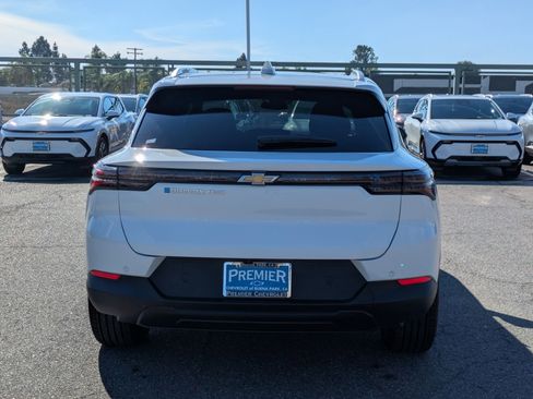 Used 2026 Chevrolet Equinox EV LT w/ LPO, All-Weather Mat Package AWD/4WD image 4