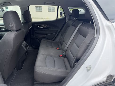 Used 2024 GMC Terrain SLE FWD image 12