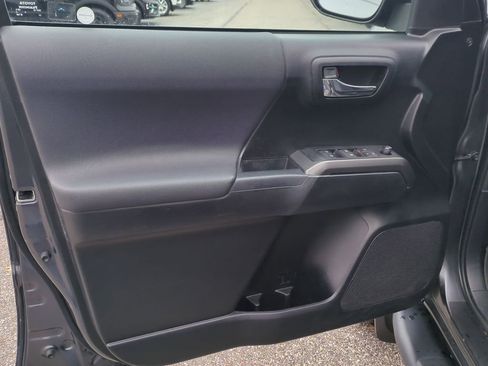 Used 2022 Toyota Tacoma TRD Off-Road image 20