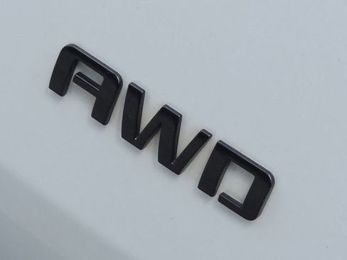 Used 2023 Chevrolet Traverse Premier w/ Redline Edition image 10