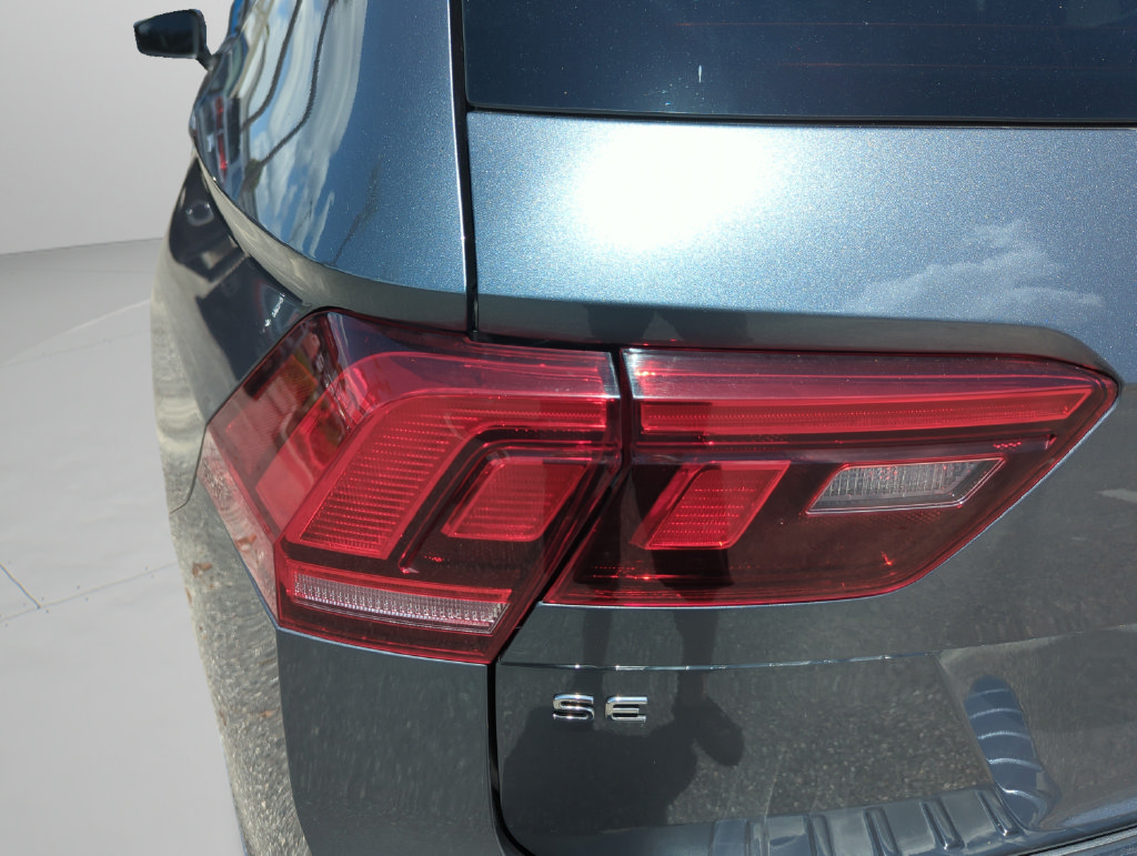 Used 2022 Volkswagen Tiguan SE FWD image 18