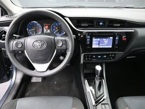 Used 2018 Toyota Corolla LE image 25