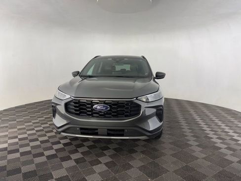 Used 2025 Ford Escape ST-Line image 3