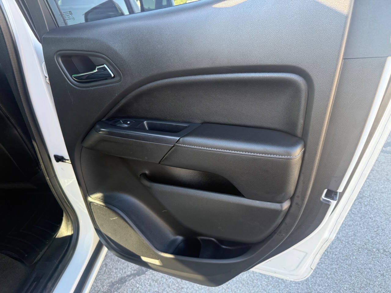 Used 2015 GMC Canyon SLT AWD/4WD image 32