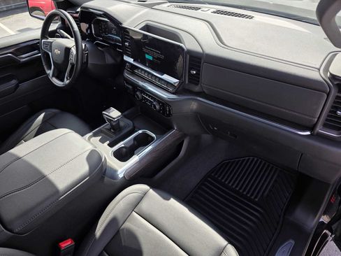 Used 2023 Chevrolet Silverado 1500 LTZ AWD/4WD image 18