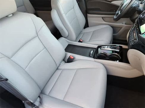 Used 2020 Honda Pilot Touring image 14