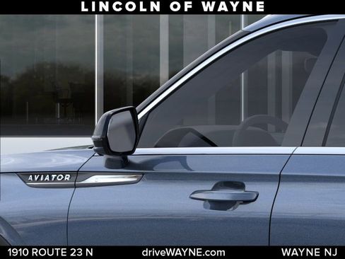 New 2025 Lincoln Aviator AWD image 21