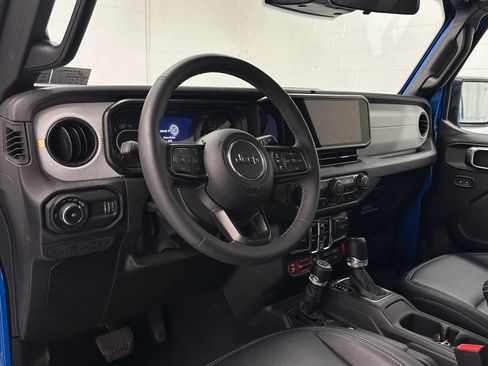 Used 2026 Jeep Wrangler Unlimited Sport AWD/4WD image 10