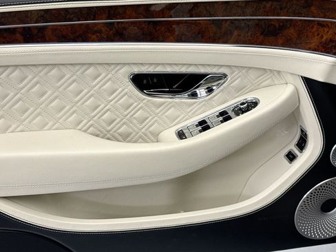 Used 2022 Bentley Continental GT image 22