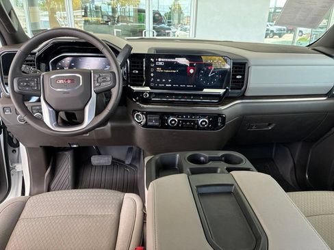 Used 2025 GMC Sierra 1500 SLE w/ X31 Off-Road Package AWD/4WD image 15