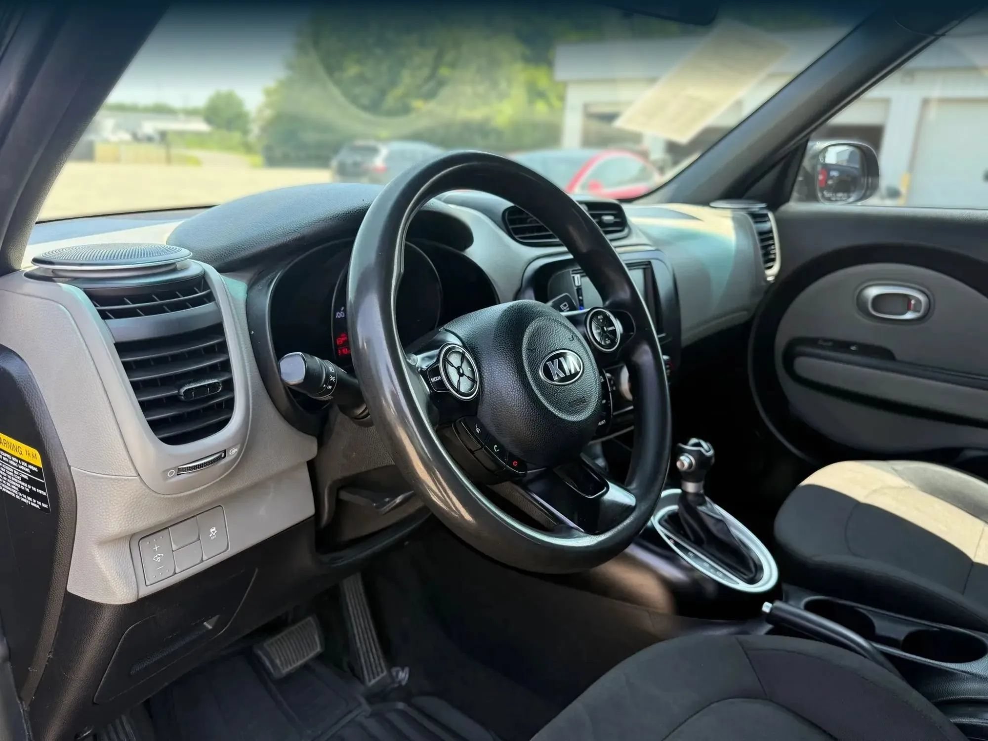 Used 2018 Kia Soul FWD image 17