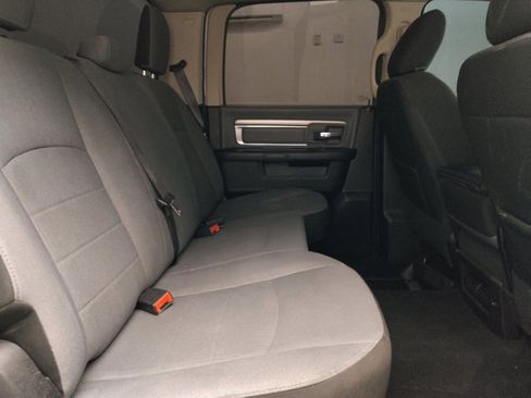 Used 2021 RAM 1500 Classic SLT image 19