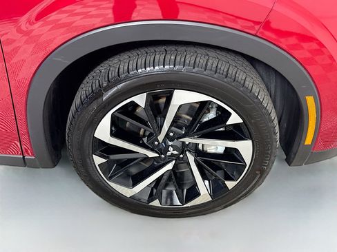 Used 2024 Mitsubishi Outlander SE image 32