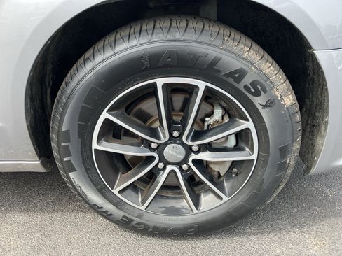 Used 2019 Dodge Grand Caravan GT w/ Safety Sphere Group FWD image 10