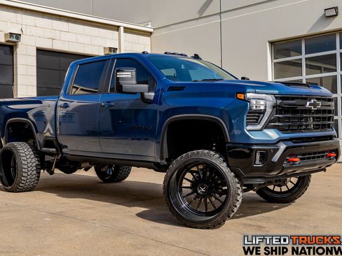 Used 2025 Chevrolet Silverado 2500 LT w/ Trail Boss Package image 1