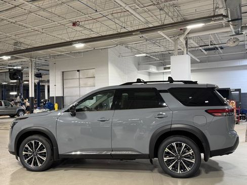 New 2026 Nissan Pathfinder Platinum AWD/4WD image 21