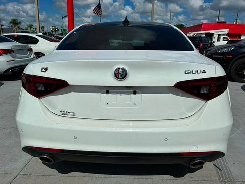 Used 2020 Alfa Romeo Giulia Ti w/ Active Blind Spot Package AWD/4WD image 5