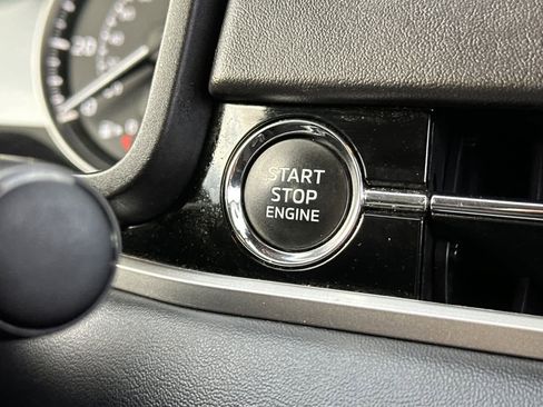 Used 2024 Mitsubishi Outlander SE image 23