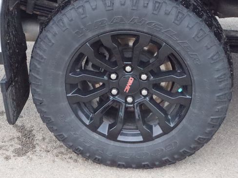 Certified 2022 GMC Sierra 1500 AT4X AWD/4WD image 17