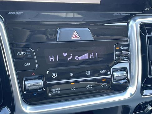 Used 2023 Kia Sorento SX Prestige w/ Panoramic Sunroof Package image 24