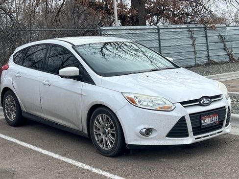 Used 2012 Ford Focus SE image 2