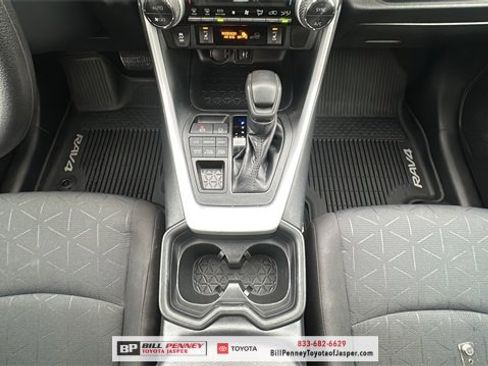 Used 2019 Toyota RAV4 XLE image 9